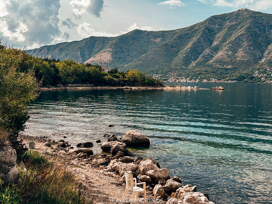 Galebova Stijena - Bucht von Kotor Strände Montenegro Empfehlungen Reiseführer Travelprincess Reiseblog