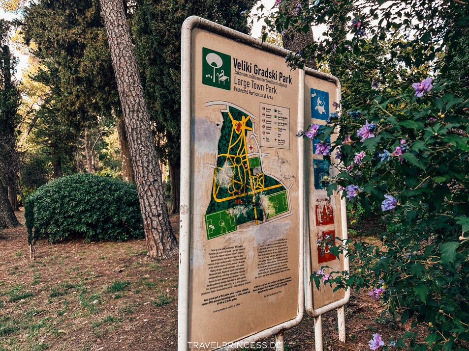 Tivat Montenegro Travelprincess Reiseblog Urlaub Reisebericht Reiseführer Sehenswürdigkeiten Highlights Roadtrip Karte