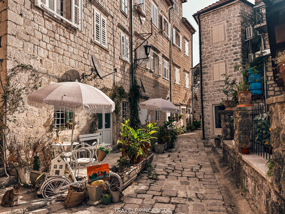 Perast Montenegro Sehenswürdigkeiten Highlights Reiseblog Travelprincess Lady our Rock Touren 