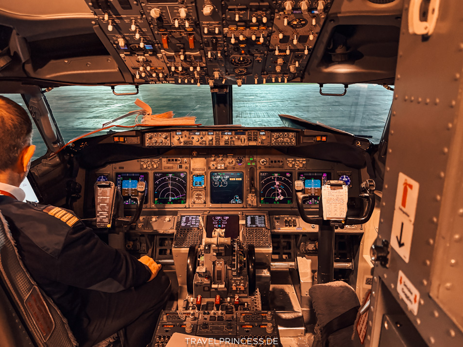 Sharm El Sheikh Reisetipps Sehenswürdigkeiten Rixos Radamis Hotel am Strand Bewertung Empfehlung Erfahrung Ägypten Reiseblog Travelprincess Corendon Direktflug Sharm El Sheikh Cockpit Blick Bild