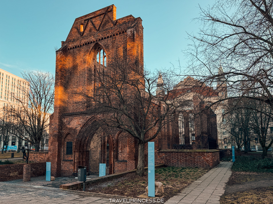 Ruine der Franziskaner-Klosterkirche Mitte Hauptstadt Highlights Reisebericht Reiseführer 3 Tage Städtetrip zu Fuß kostenlos Sightseeing