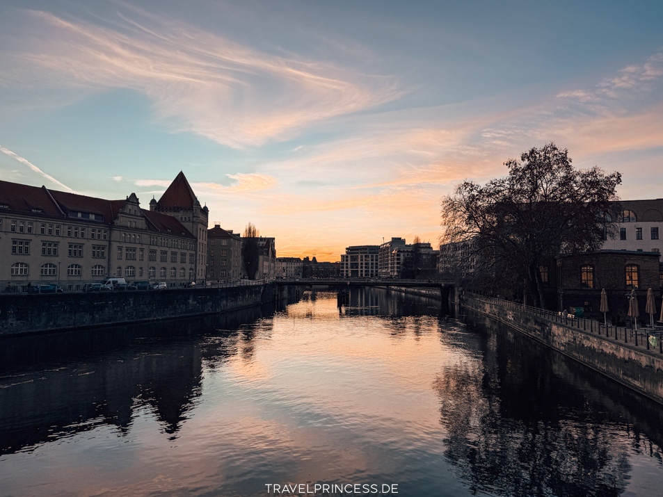Kupfergraben Museumsinsel Sonnenuntergang Hauptstadt Deutschland Reisetipps Reisebericht Reiseblog Travelprincess Städtetrip