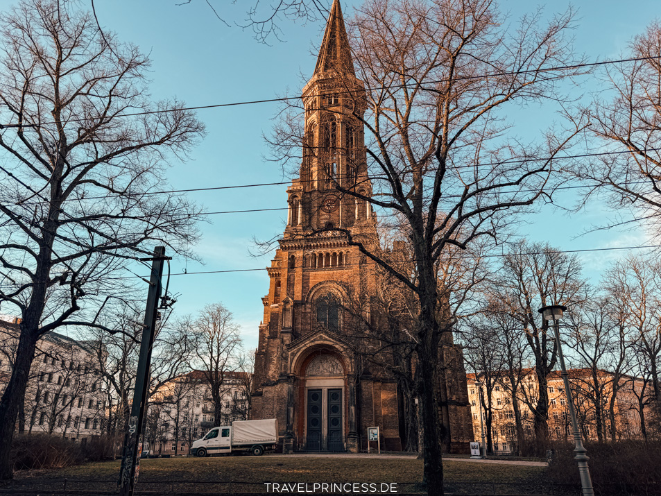 Zionskirche Zionskirchplatz Berlin Sehenswürdigkeiten Reisetipps 3 Tage Tour Guide zu Fuß kostenlose Highlights Reiseblog Travelprincess