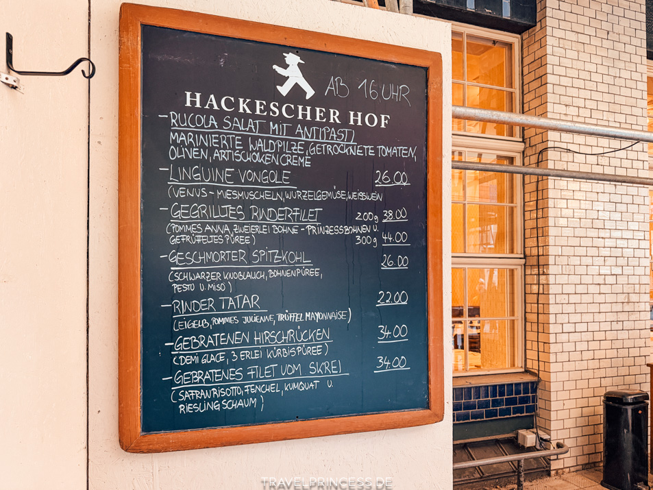 Hackesche Höfe Geschäfte Kino Restaurant Theater sehenswert Travel Guide Reisetipps Reiseblog Travelprincess 3 Tage zu Fuß kostenlose Highlights