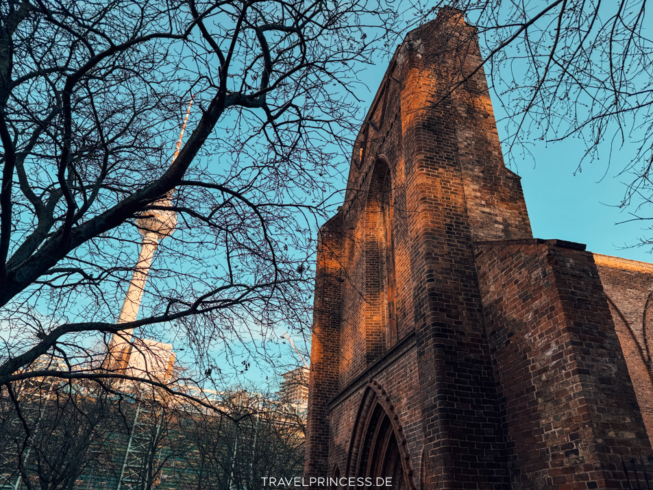 Ruine der Franziskaner-Klosterkirche Mitte Hauptstadt Highlights Reisebericht Reiseführer 3 Tage Städtetrip zu Fuß kostenlos Sightseeing