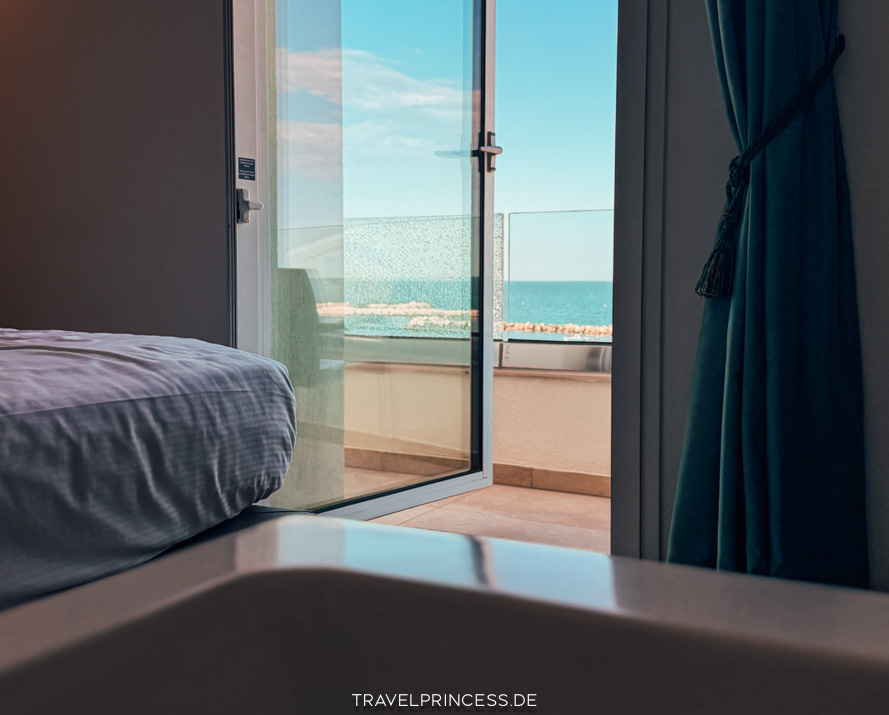 Suite Balcony Italien Strandurlaub Whirlpool privat direkt am Meer Unterkunft Tipps Emilia-Romagna