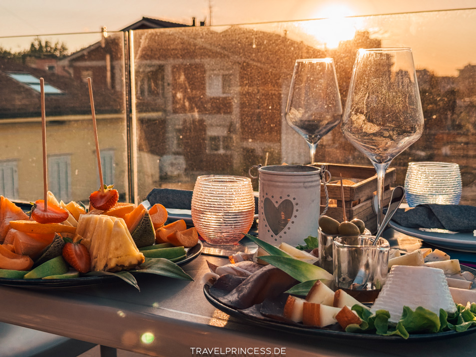 Aperitif You & Me Beach Hotel Rimini Italien Urlaub Terrasse Essen Travelprincess Reisebericht Erfahrungen
