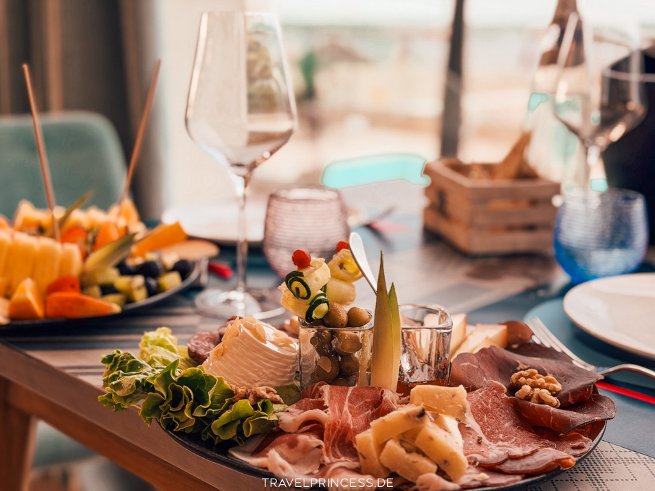 Aperitif You & Me Beach Hotel Rimini Italien Urlaub Terrasse Essen Travelprincess Reisebericht Erfahrungen