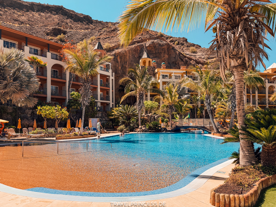 Gran Canaria Wellness, Spa & Erholung, Wellnesshotels, Tipps, Achtsamkeit Retreats Kakaozeremonie, Gloria Palace San Agustín Thalasso & Hotel und Gorbea Rooftop Restaurant, Seaside Palm Beach Maspalomas, Hotel Cordial Mogán Playa, Global Wellness Day, Salobre Hotel Resort & Serenity Hotelvlogs Erfahrungen Reisebericht Reisetipps Kanaren Travelprincess Reiseblog Perchel Beachclub, Finca Las Orillas