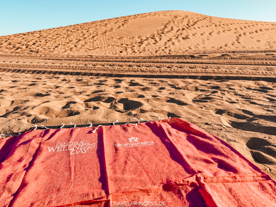 Dünen von Maspalomas Yoga, Meditation Mindful Walk mit Yaiza Guimarè zum Sonnenaufgang Reiseblog Travelprincess