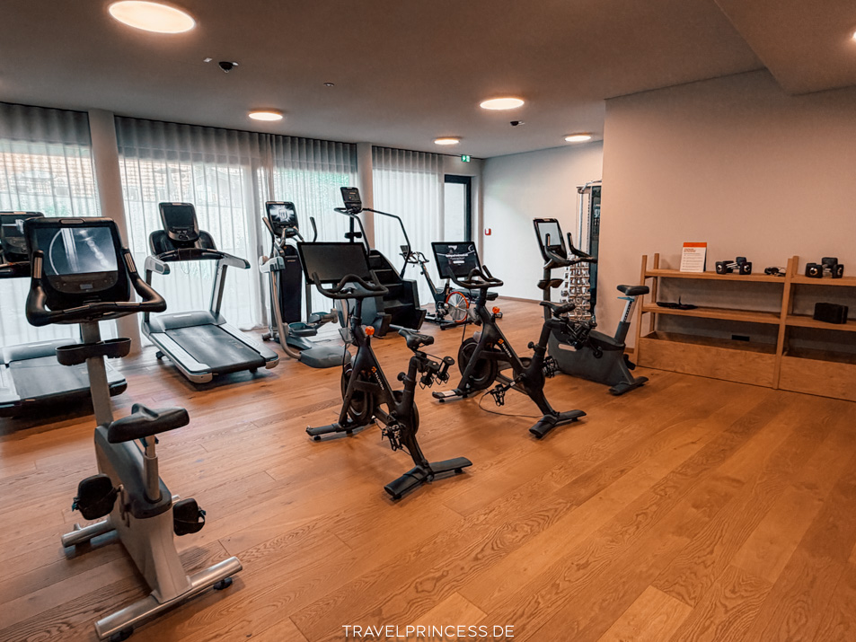 Puradies Leogang Erfahrungen Reisebericht Travelprincess Reiseblog Österreich Tipps Bewertungen Heaven Spa Pool Badeteich Panorama Kinder