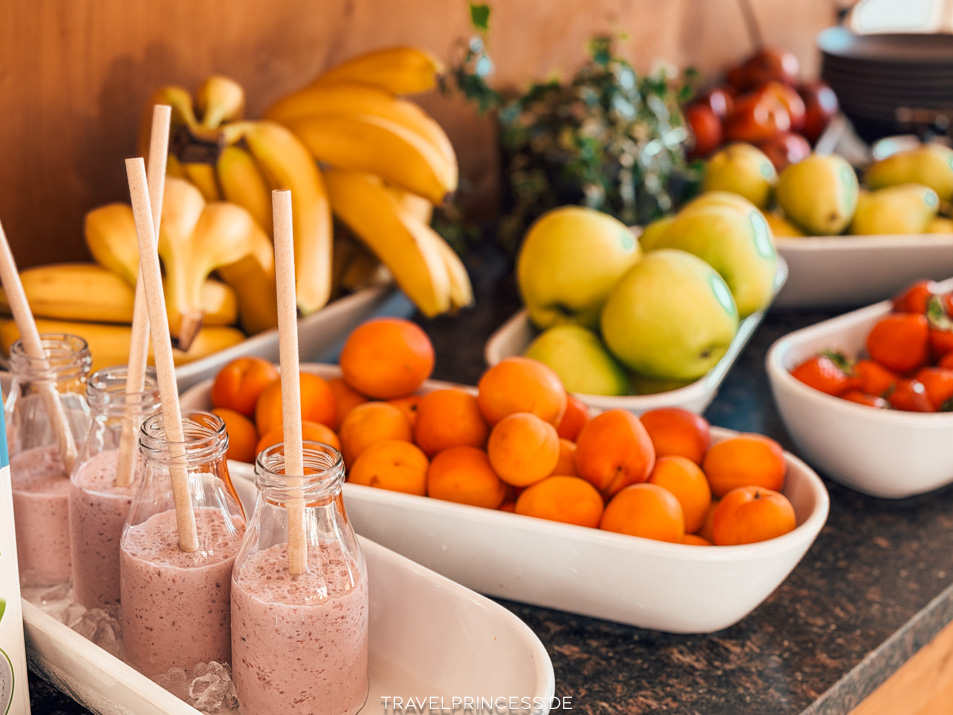 Frühstücksbuffet Puradies Leogang Bio Vegetarisch Auswahl lohnt es sich Erfahrungen Reisebericht Reiseblog Travelprincess