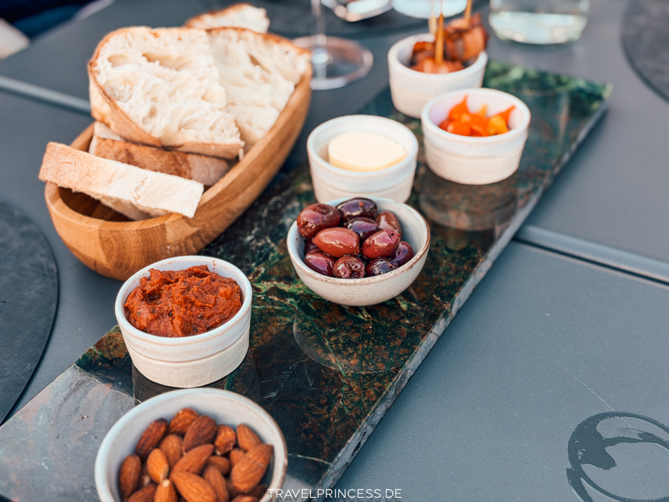 Puradies Gourmet Restaurant Leogang Ess:enz Erfahrungen Menü Reiseblog Travelprincess Tapas Österreich