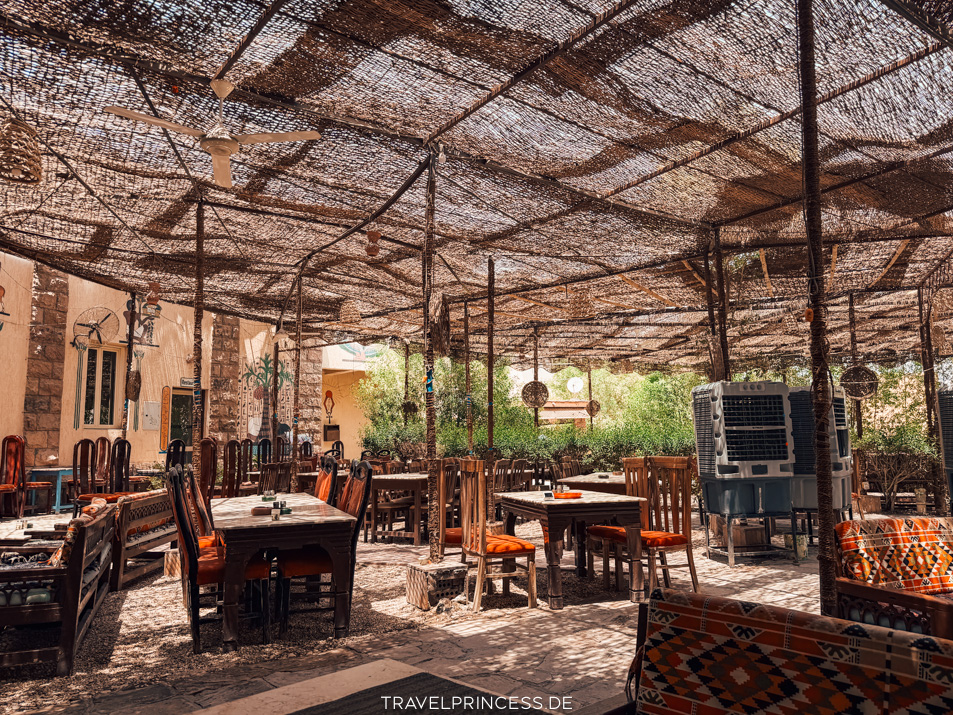 Luxor Restaurant El Waha Mittagessen Tour Sehenswürdigkeiten Ägypten Reiseblog Travelprincess Touranbieter Dertour Tipps