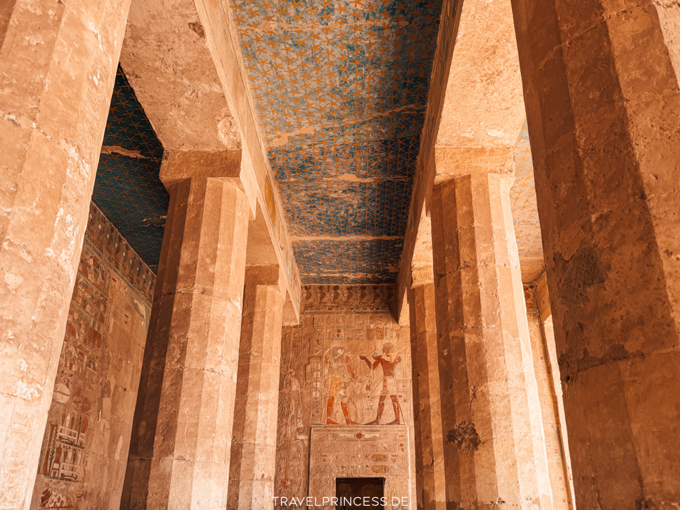 Totentempel der Königin Hatschepsut bei Deir el-Bahari Ägypten Sehenswürdigkeiten Tagestrip Ausflug Reiseblog Reisebericht Travelprincess Highlights Tipps