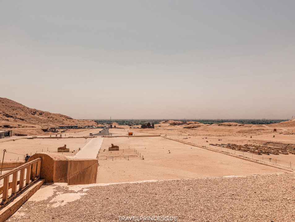 Totentempel der Königin Hatschepsut bei Deir el-Bahari Ägypten Sehenswürdigkeiten Tagestrip Ausflug Reiseblog Reisebericht Travelprincess Highlights Tipps