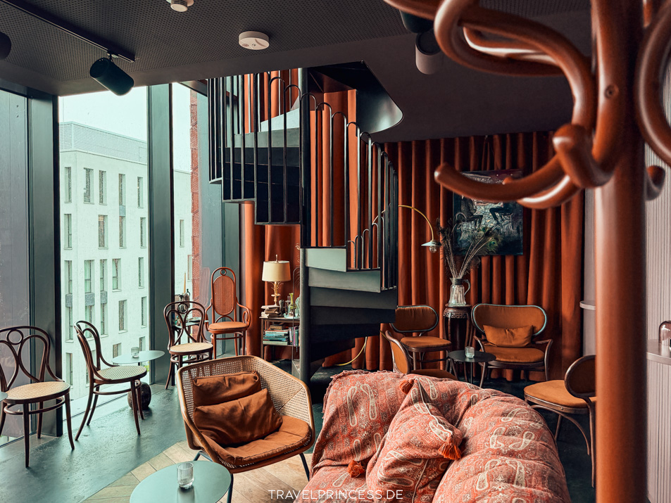 Lyf East Frankfurt Hotel Ostend Main Erfahrungen veganes Hotel Leuchtendroter Städtetrip Deutschland Reiseblog Travelprincess
