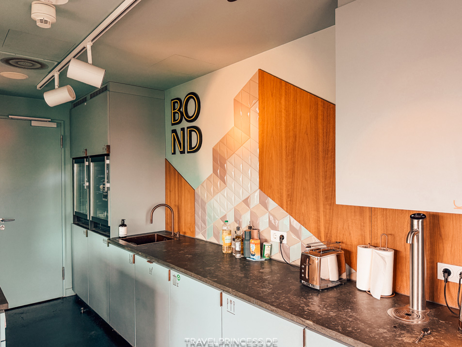 Lyf East Frankfurt Hotel Ostend Main Erfahrungen veganes Hotel Leuchtendroter Städtetrip Deutschland Reiseblog Travelprincess