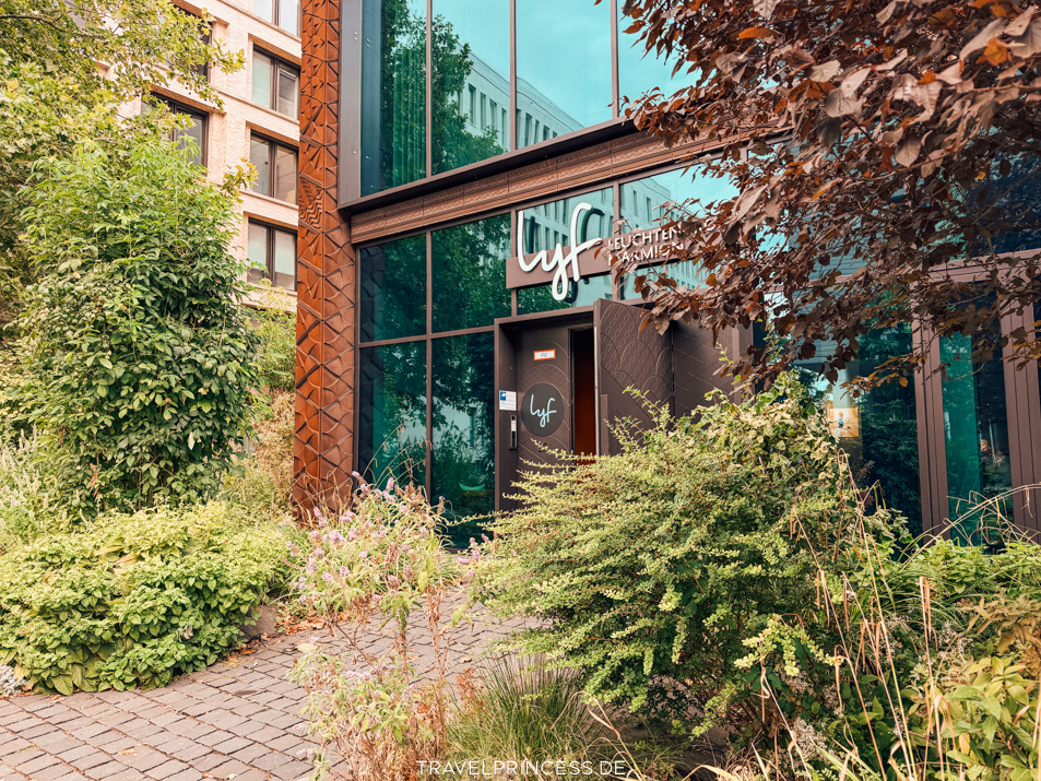 Lyf East Frankfurt Hotel Ostend Main Erfahrungen veganes Hotel Leuchtendroter Städtetrip Deutschland Reiseblog Travelprincess