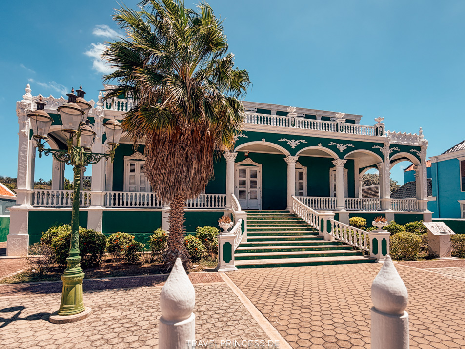 Willemstad Wedding Cake House Scharloo Bummelbahn Reisetipps Erfahrungen Curaçao Corendon Sehenswürdigkeiten Streetart