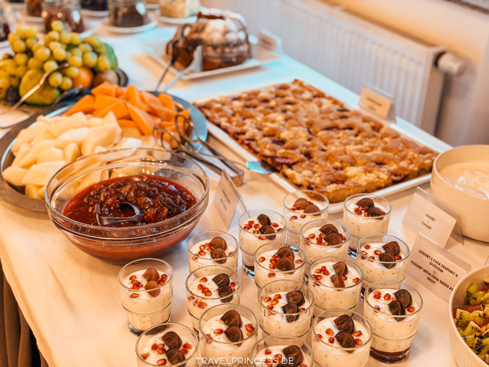Restaurant VODA Ayurveda Essen Programm Tschechien Reisetipps Prag Reiseblog Travelprincess Buffet normal