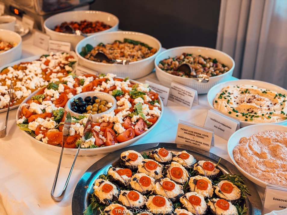 Restaurant VODA Ayurveda Essen Programm Tschechien Reisetipps Prag Reiseblog Travelprincess Buffet normal